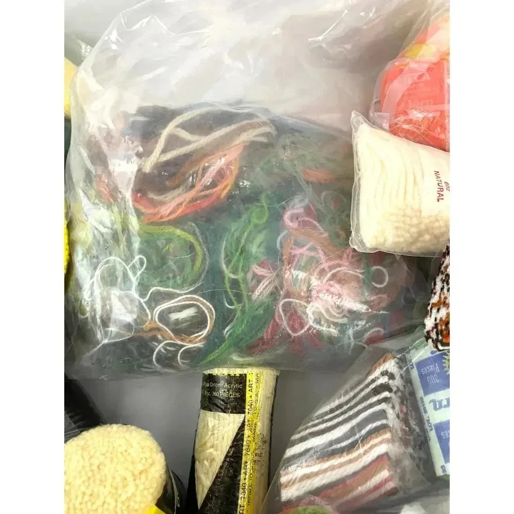 VTG Lot of 110+ Bulky Heavy Rug Yarn Different Colors Bernat Bucilla‎ Caron